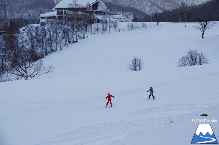 朝里川温泉スキー場 強風にも負けずリフト運行！絶景と急斜面が魅力の穴場ゲレンデ♪